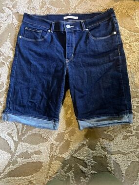 Levi's classic Bermuda shorts